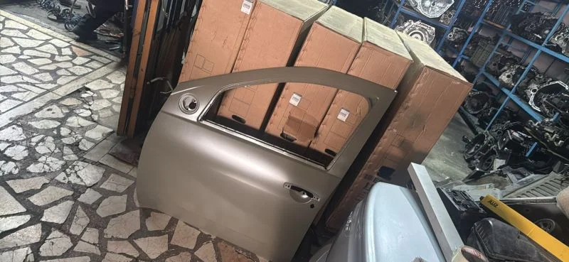 Dacia Sandero Ön Sol Çıkma Kapı 6001551297, 801015127R