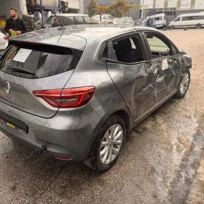 Renault Clio 5 Çıkma Sağ Arka Çamurluk Kesme