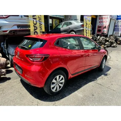 Renault Clio 5 Kesme Sağ Arka Çamurluk Kırmızı