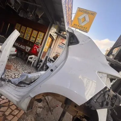 Renault Clio 4 Çıkma Kesme Sol Arka Çamurluk