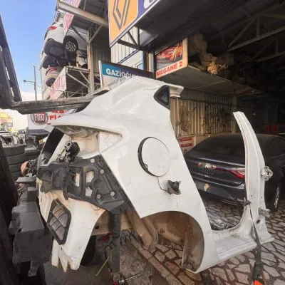 Renault Clio 4 Çıkma Kesme Sağ Arka Çamurluk