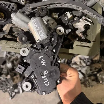 Renault Megane 3 Coupe Çıkma Arka Silecek Motoru 