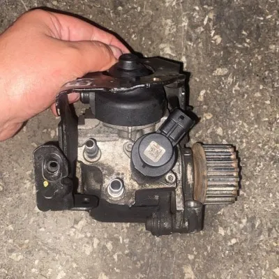 Dacia Dokker Çıkma 1.5 Euro 5 Mazot Pompası