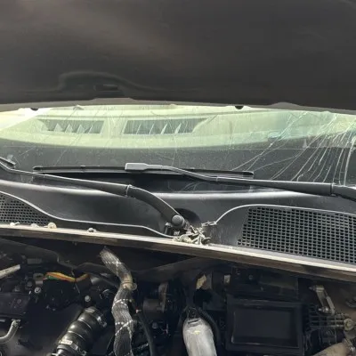 Renault Express 1.5 Blue Dci Ön Cam Izgarası