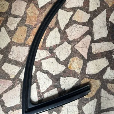 Renault Megane 2 Çıkma sağ Ön Kapı Cam Fitili