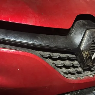 Renault Clio 5 Çıkma Ön Panjur