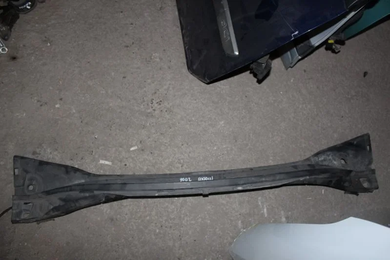 Renault Clio 3 Ön Cam Izgarası