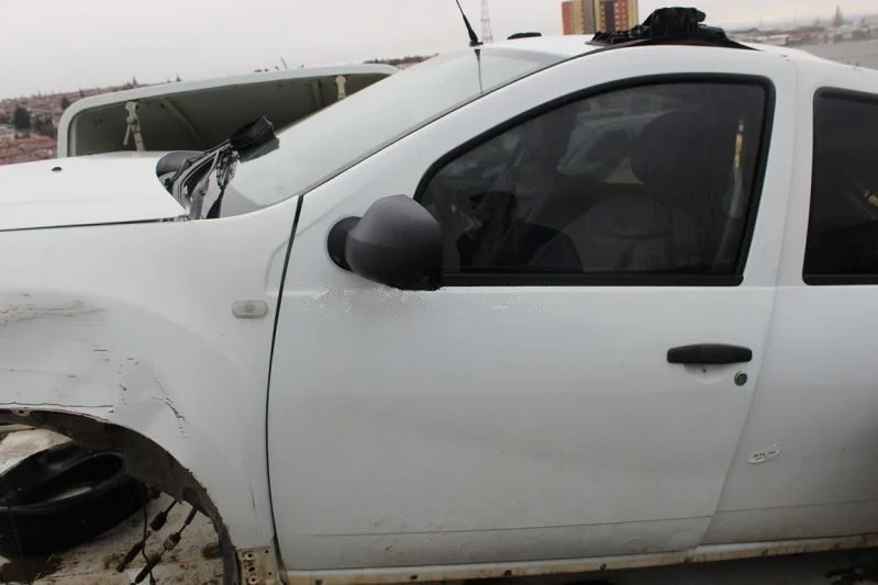 Dacia Duster Sol Ön Kapı Çıkma