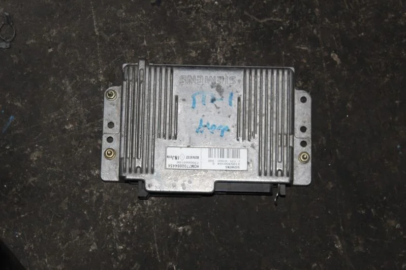 Renault R 19 1.6 8V Motor Beyni Çıkma Orjinal