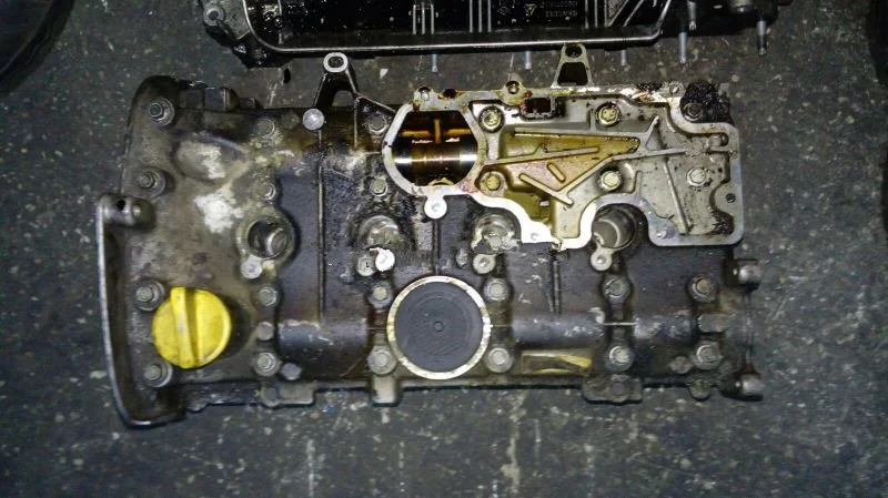 Renault Laguna 1 1.6 16v Çıkma Silindir Kapağı