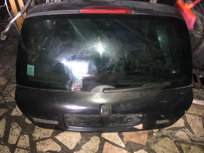 Renault Clio 2 Hb Çıkma Bagaj Kapağı