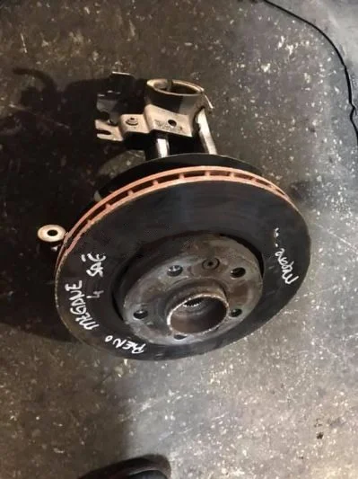 Renault Megane 4 Çıkma Sağ Ön Taşıyıcı