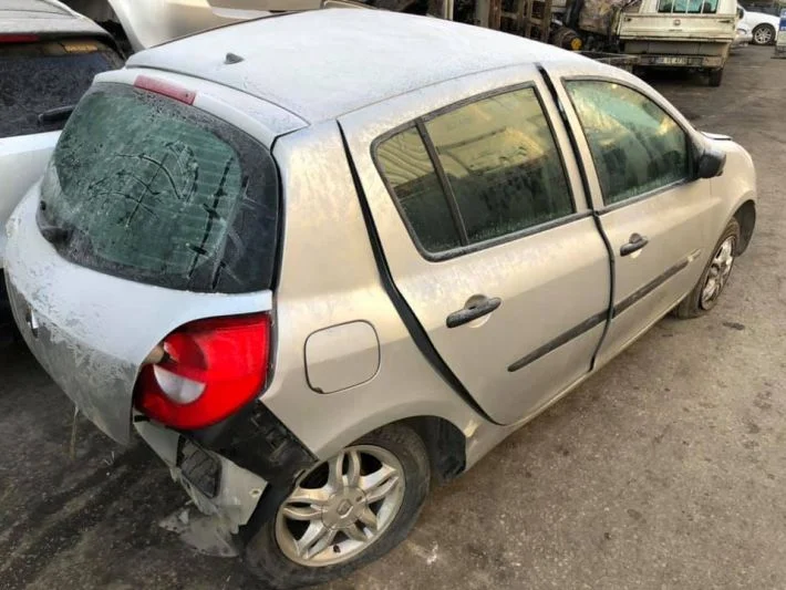 Renault Clio 3 Hb Çıkma Sağ Ön Kapı